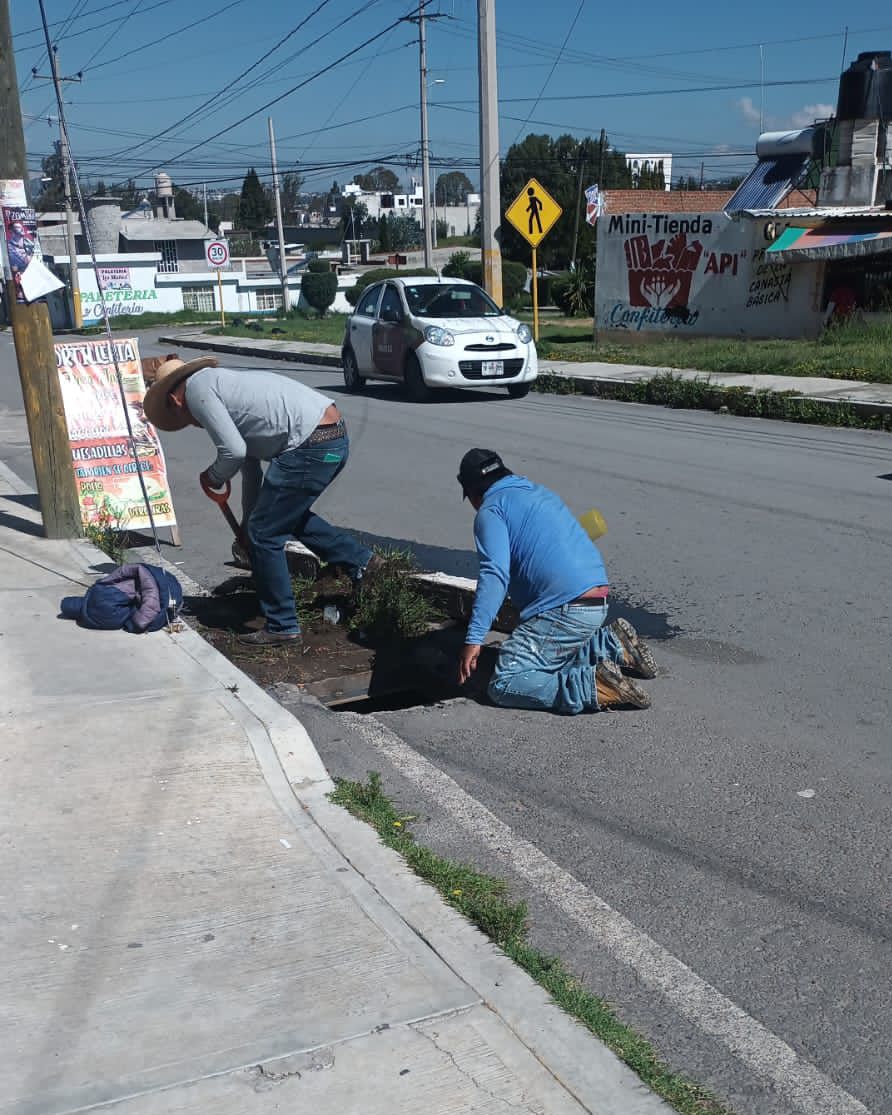 Ayuntamiento de Tzompantepec da mantenimiento a red de agua potable